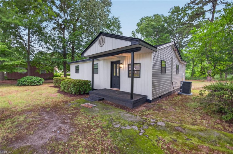 Photo 2 of 28 residential for sale in Chesapeake virginia