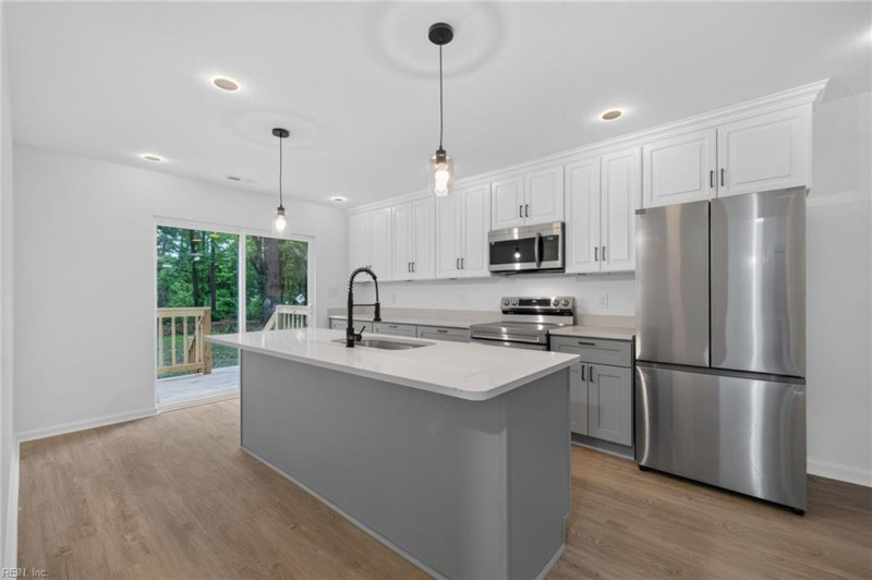 Photo 3 of 28 residential for sale in Chesapeake virginia