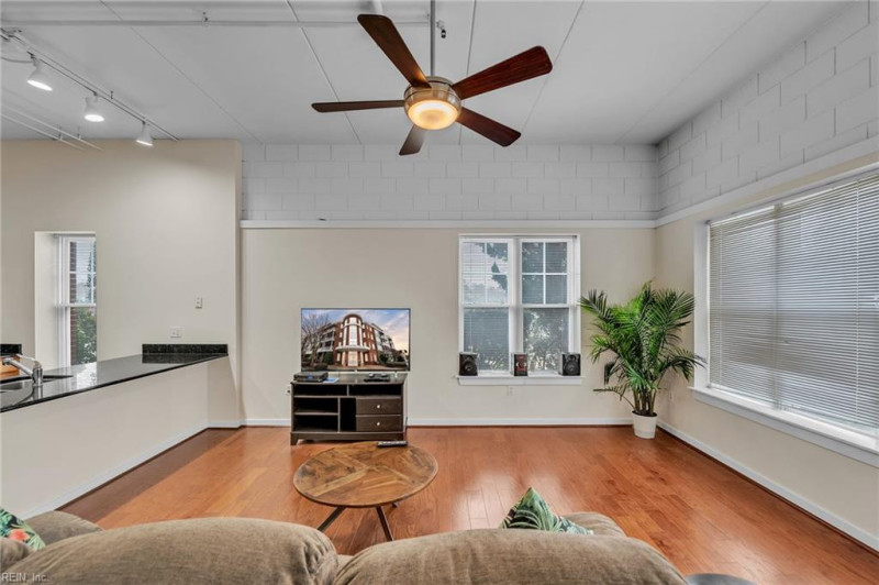 Photo 7 of 37 residential for sale in Virginia Beach virginia