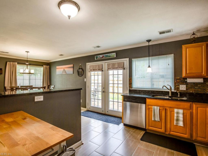 Photo 13 of 30 residential for sale in Virginia Beach virginia