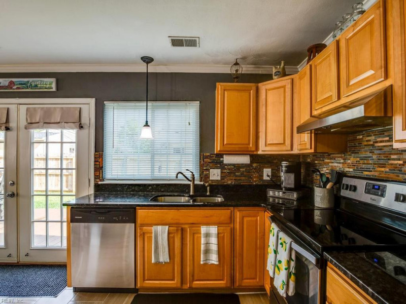 Photo 14 of 30 residential for sale in Virginia Beach virginia