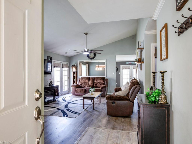 Photo 4 of 30 residential for sale in Virginia Beach virginia