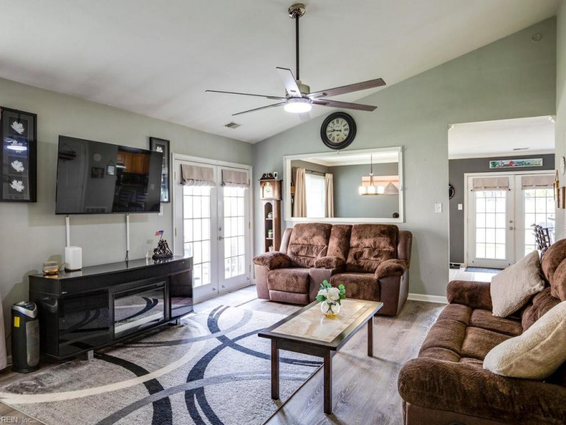 Photo 5 of 30 residential for sale in Virginia Beach virginia