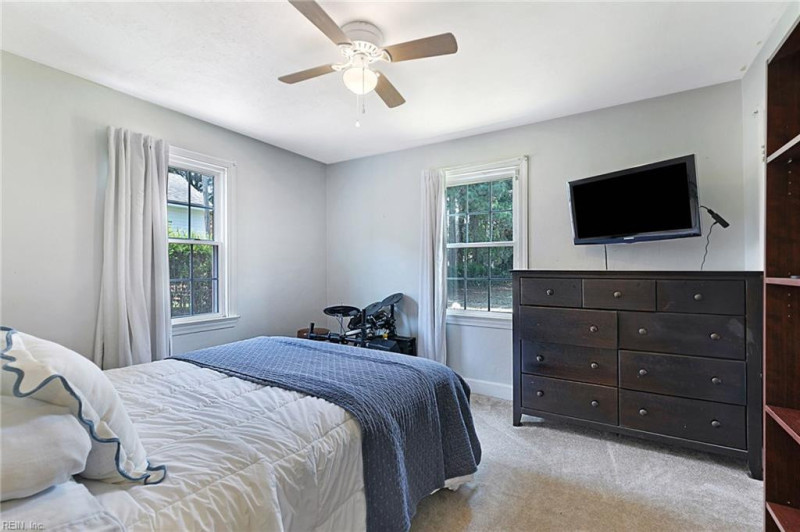 Photo 13 of 33 residential for sale in Hampton virginia
