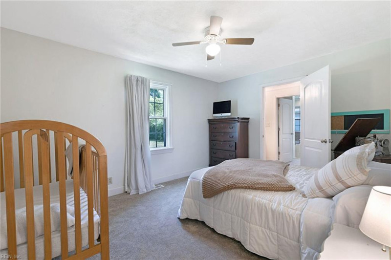 Photo 16 of 33 residential for sale in Hampton virginia