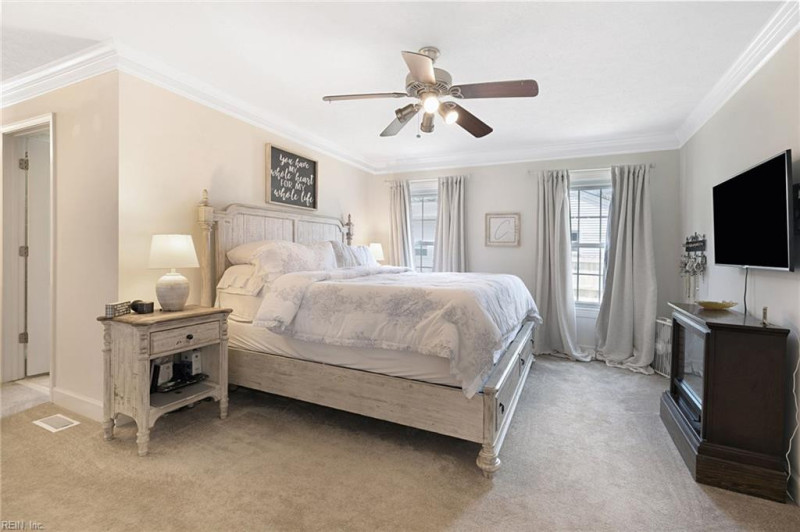 Photo 18 of 33 residential for sale in Hampton virginia