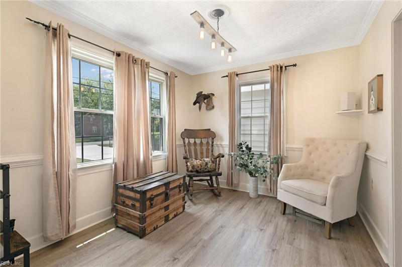 Photo 7 of 33 residential for sale in Hampton virginia