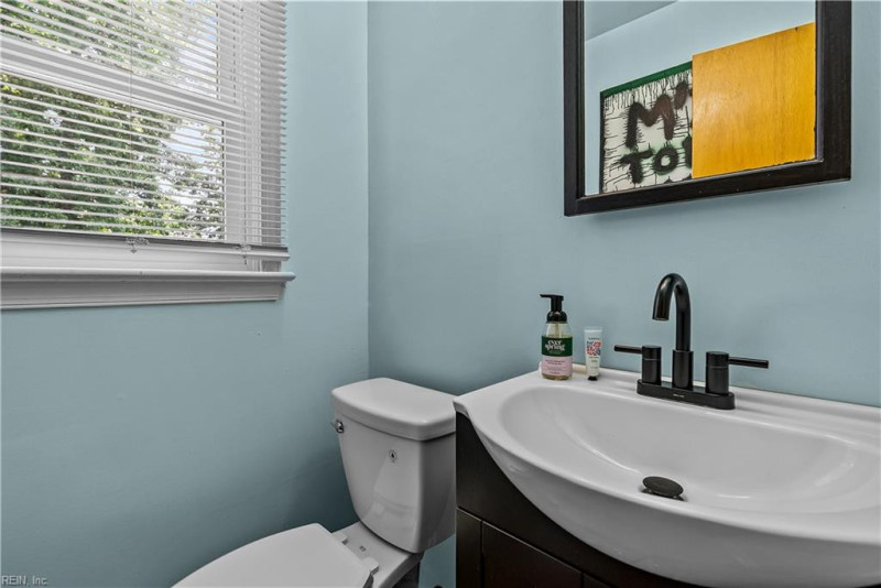Photo 16 of 29 residential for sale in Hampton virginia