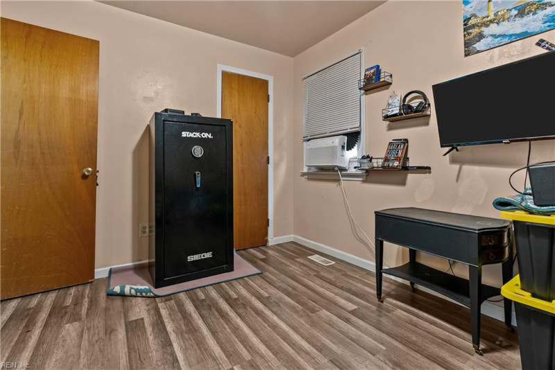 Photo 21 of 29 residential for sale in Hampton virginia