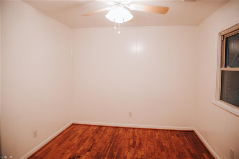 Photo 13 of 25 residential for sale in Norfolk virginia