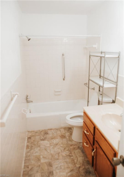 Photo 14 of 25 residential for sale in Norfolk virginia