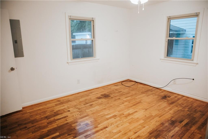 Photo 16 of 25 residential for sale in Norfolk virginia