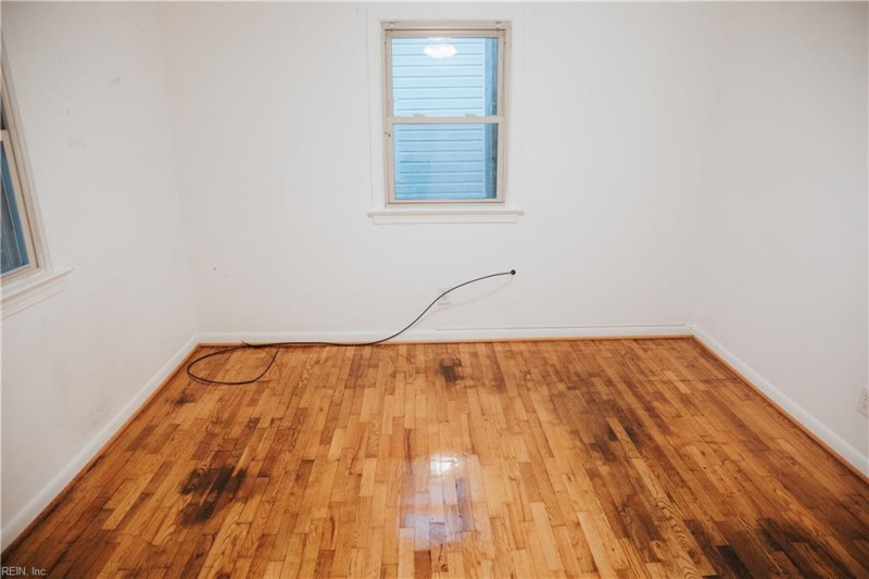 Photo 17 of 25 residential for sale in Norfolk virginia