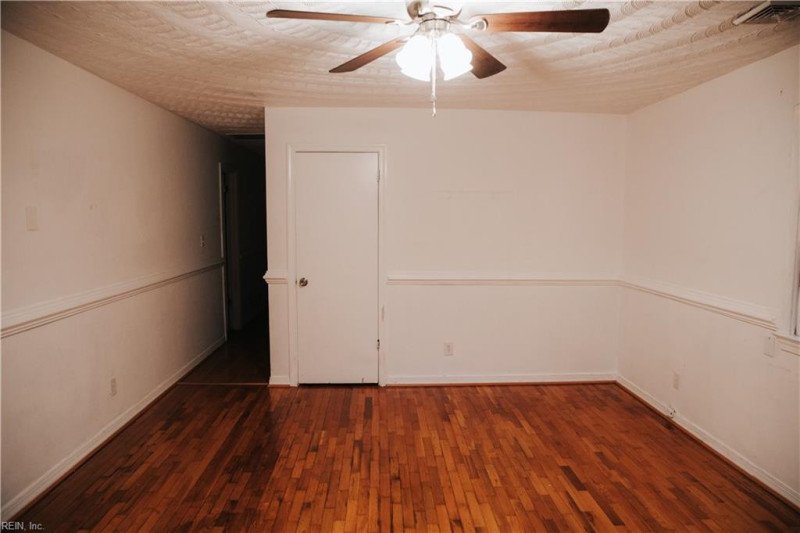 Photo 6 of 25 residential for sale in Norfolk virginia