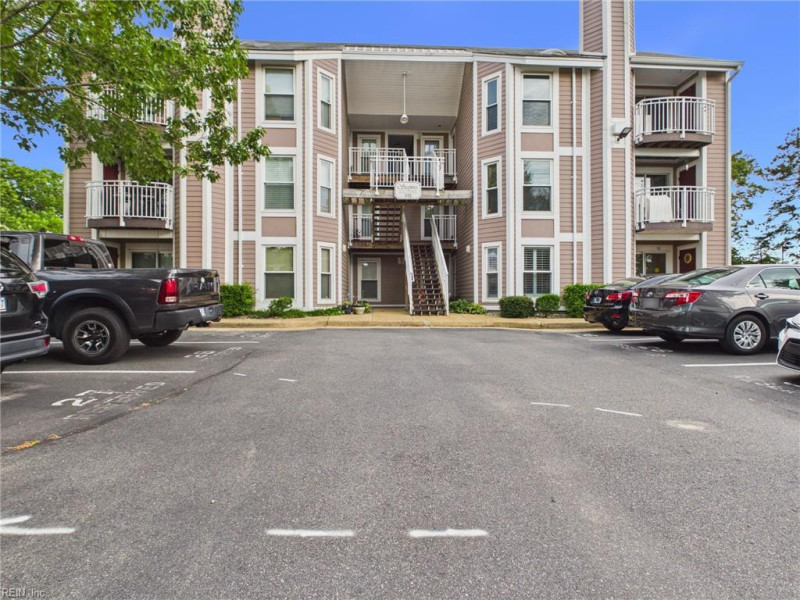 Photo 1 of 39 residential for sale in Virginia Beach virginia