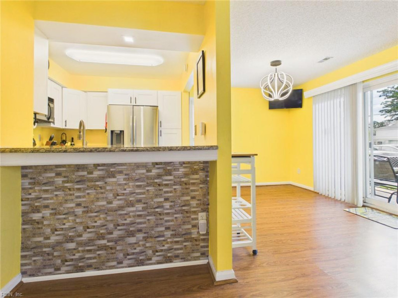 Photo 13 of 39 residential for sale in Virginia Beach virginia