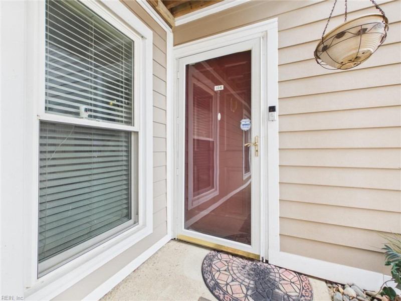 Photo 2 of 39 residential for sale in Virginia Beach virginia