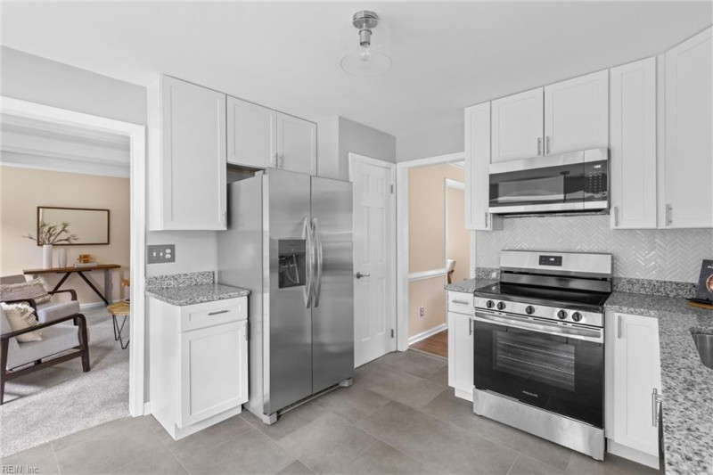Photo 12 of 26 residential for sale in Chesapeake virginia