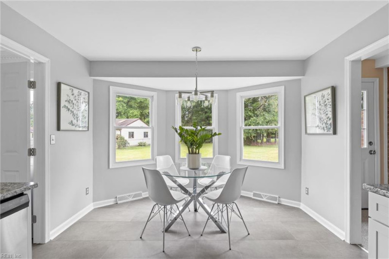 Photo 13 of 26 residential for sale in Chesapeake virginia