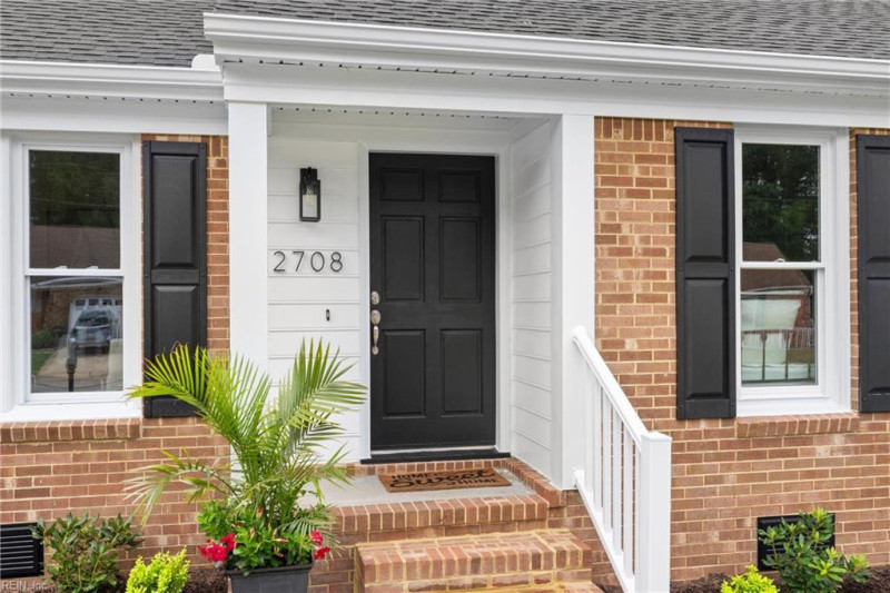 Photo 3 of 26 residential for sale in Chesapeake virginia