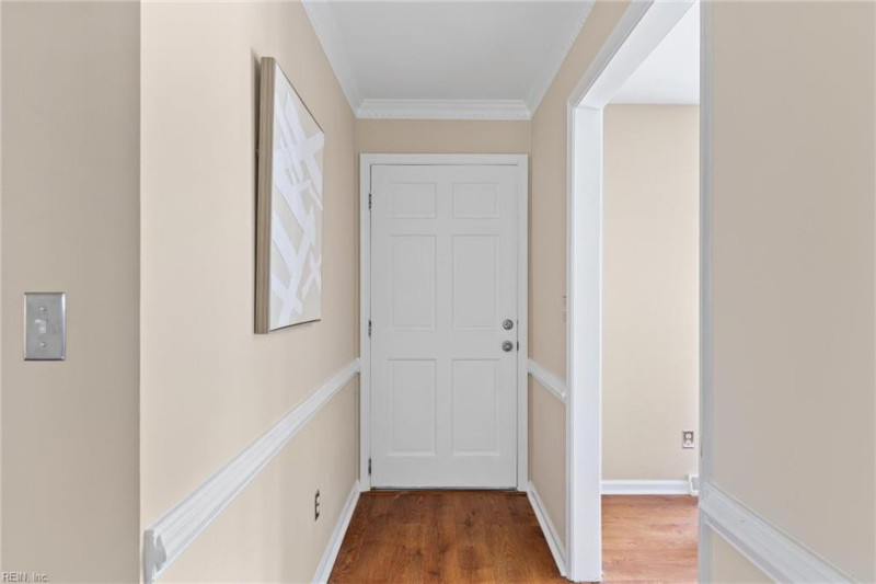 Photo 4 of 26 residential for sale in Chesapeake virginia