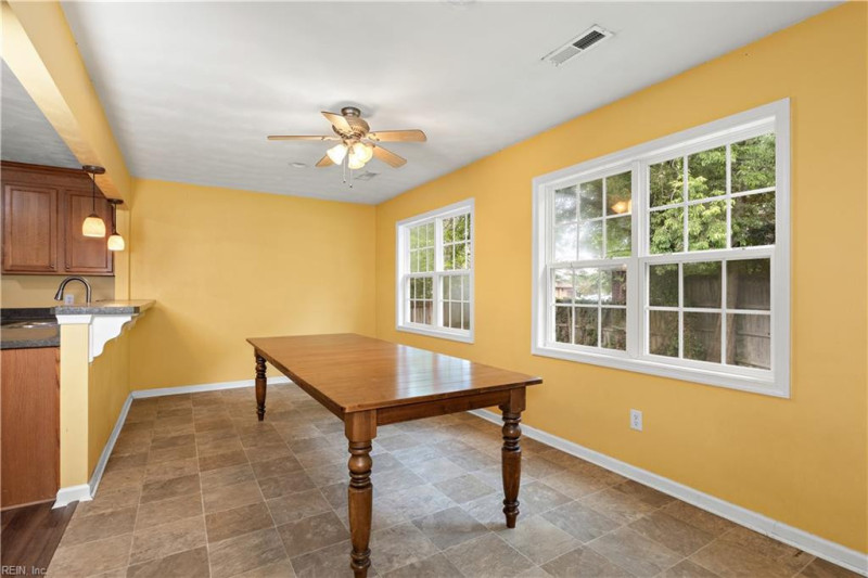 Photo 11 of 29 residential for sale in Virginia Beach virginia