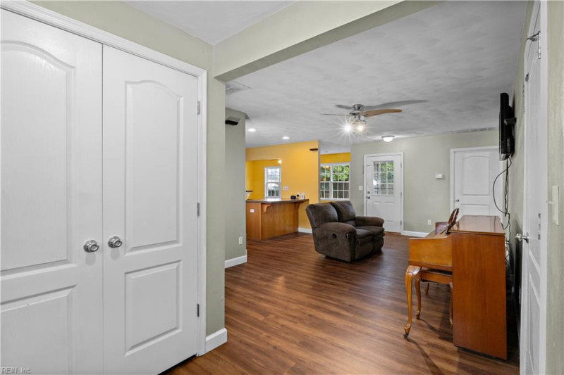 Photo 14 of 29 residential for sale in Virginia Beach virginia