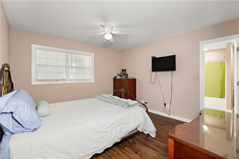 Photo 15 of 29 residential for sale in Virginia Beach virginia