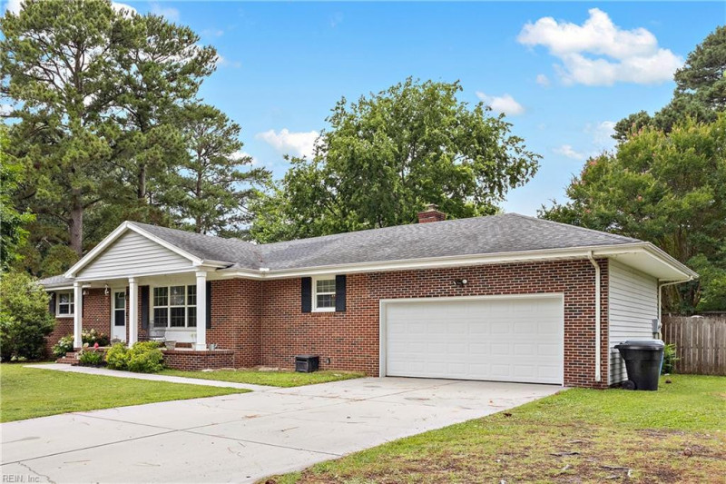 Photo 2 of 29 residential for sale in Virginia Beach virginia