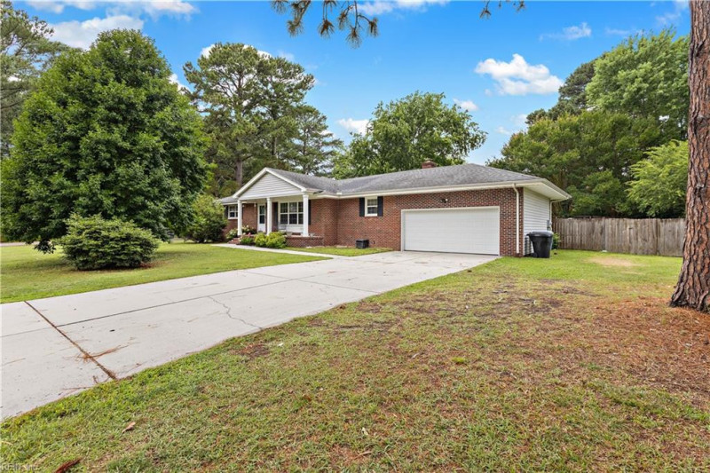 Photo 3 of 29 residential for sale in Virginia Beach virginia