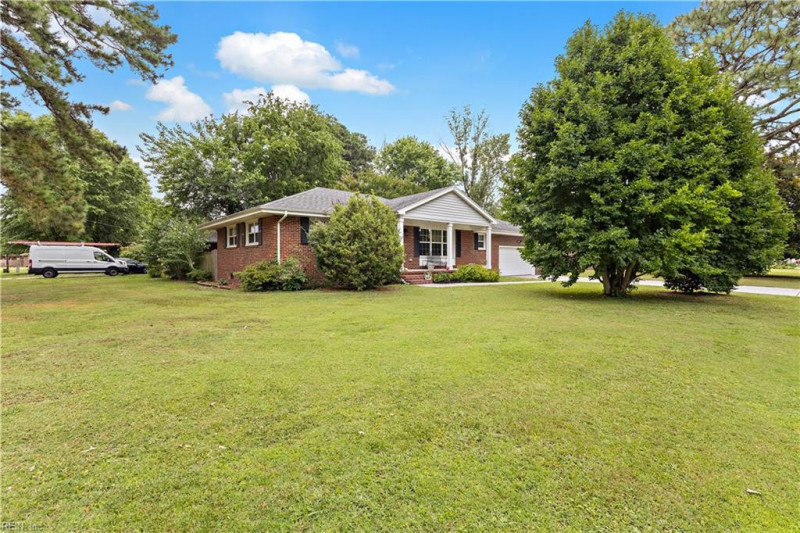 Photo 4 of 29 residential for sale in Virginia Beach virginia