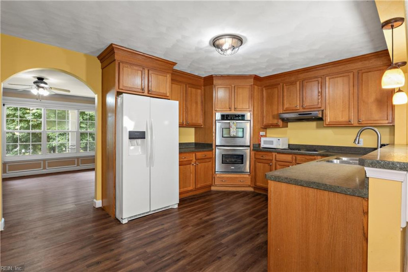 Photo 5 of 29 residential for sale in Virginia Beach virginia