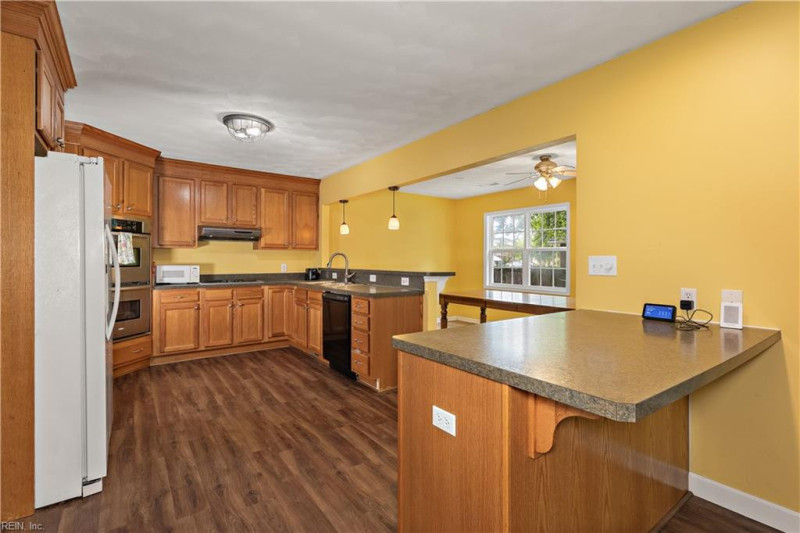 Photo 6 of 29 residential for sale in Virginia Beach virginia