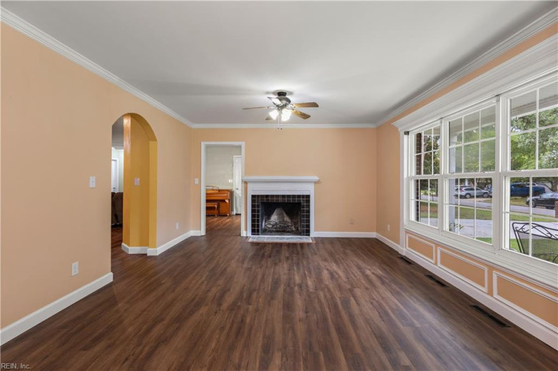 Photo 8 of 29 residential for sale in Virginia Beach virginia