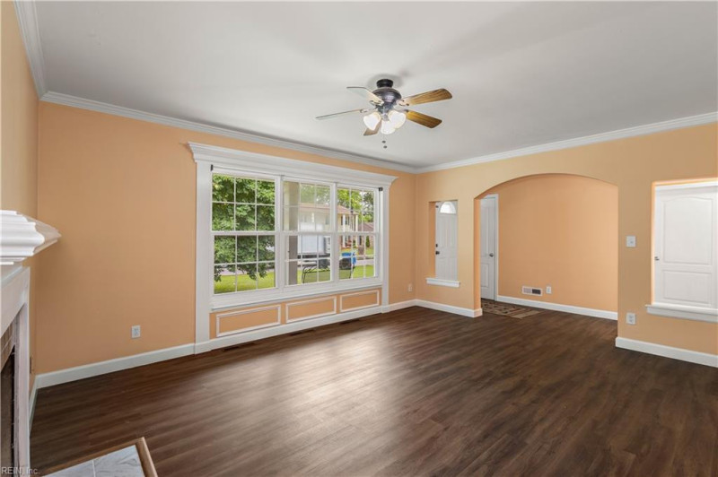 Photo 9 of 29 residential for sale in Virginia Beach virginia