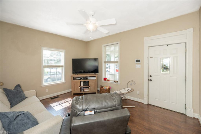 Photo 8 of 33 residential for sale in Portsmouth virginia Photo 8 of 33 residential for sale in Portsmouth virginia