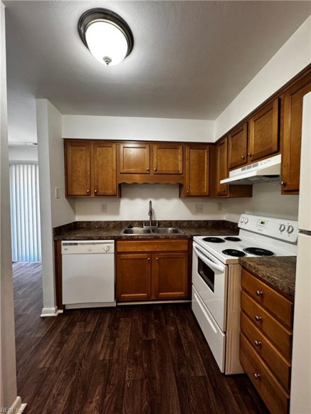 Photo 8 of 16 residential for sale in Virginia Beach virginia