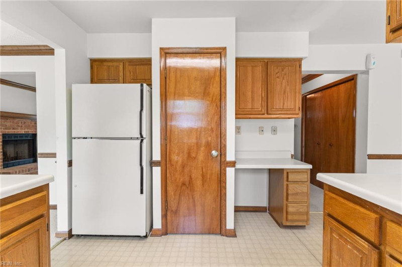 Photo 16 of 46 residential for sale in Chesapeake virginia