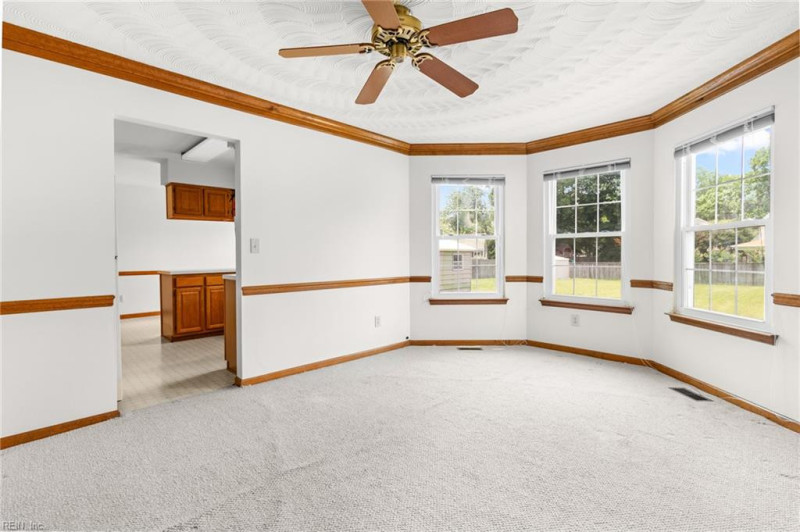 Photo 18 of 46 residential for sale in Chesapeake virginia
