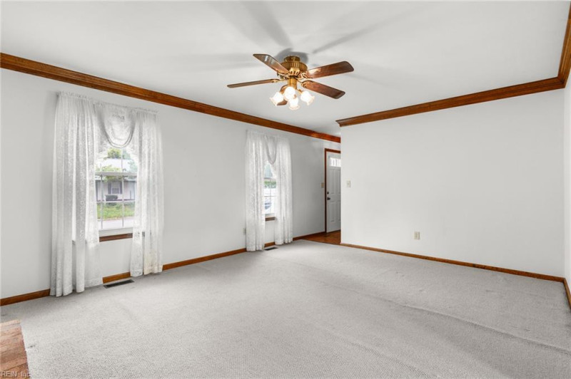 Photo 20 of 46 residential for sale in Chesapeake virginia