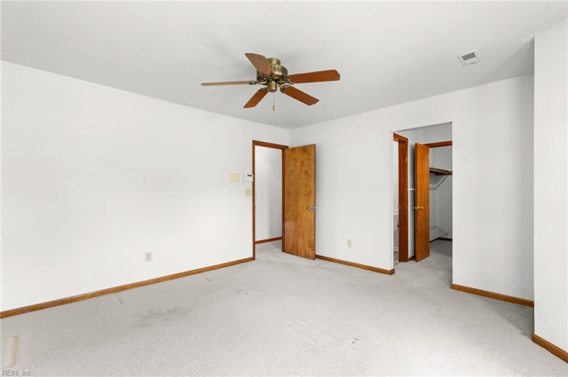 Photo 25 of 46 residential for sale in Chesapeake virginia