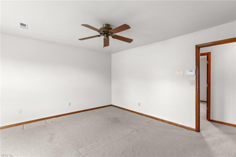 Photo 26 of 46 residential for sale in Chesapeake virginia