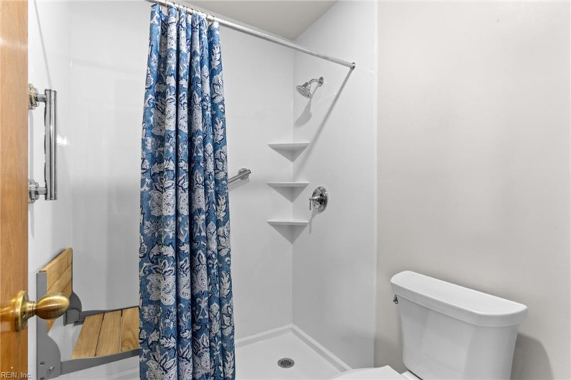 Photo 29 of 46 residential for sale in Chesapeake virginia