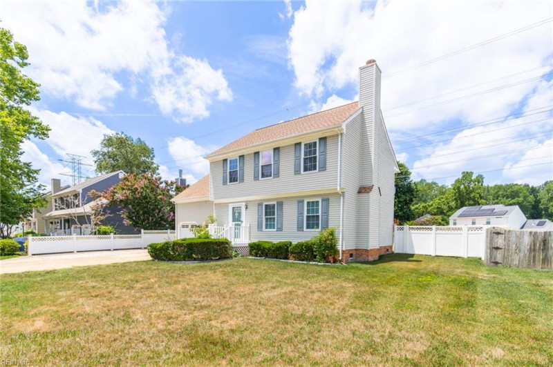 Photo 3 of 46 residential for sale in Chesapeake virginia