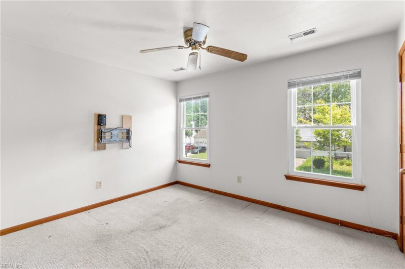 Photo 33 of 46 residential for sale in Chesapeake virginia