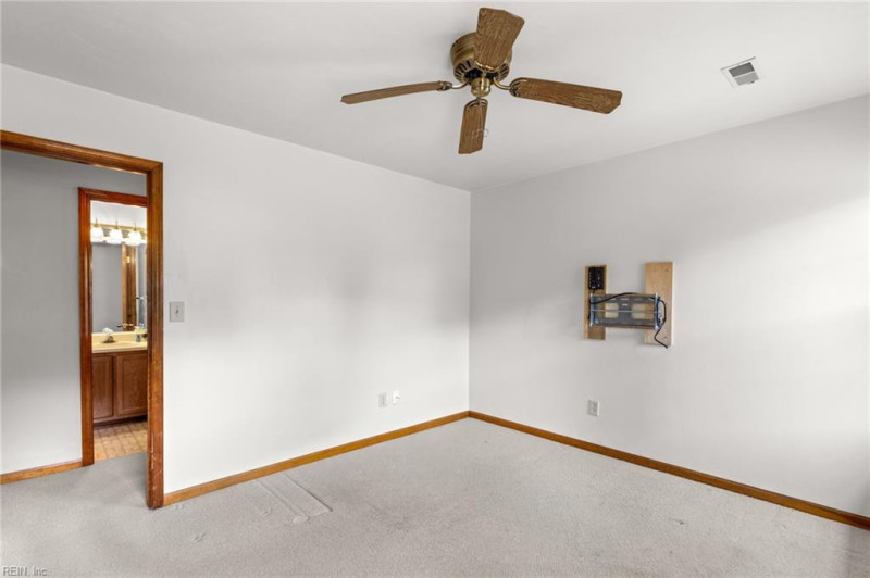 Photo 35 of 46 residential for sale in Chesapeake virginia