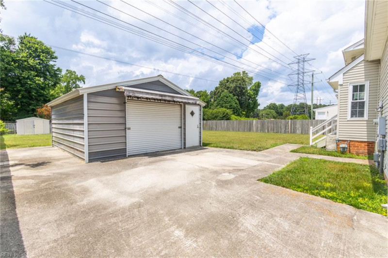 Photo 43 of 46 residential for sale in Chesapeake virginia