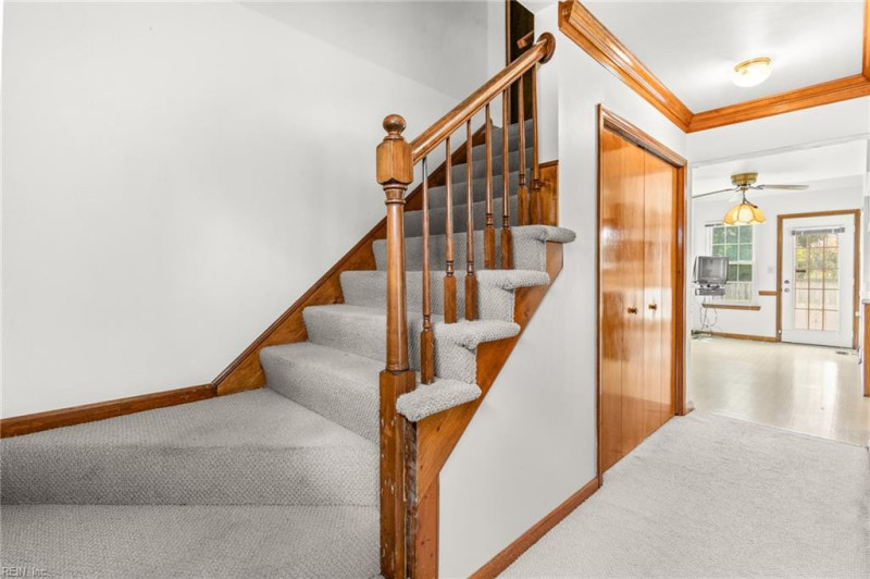 Photo 5 of 46 residential for sale in Chesapeake virginia