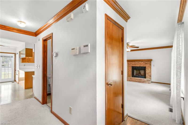 Photo 6 of 46 residential for sale in Chesapeake virginia