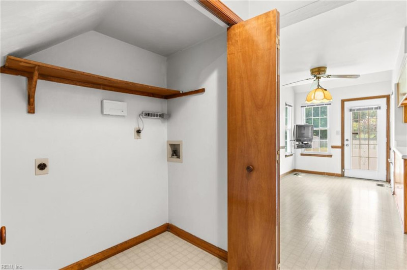 Photo 7 of 46 residential for sale in Chesapeake virginia
